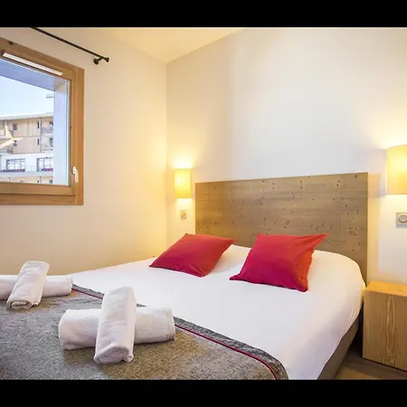 Apartment In Les Menuires With Spa & Ski Access