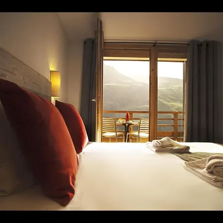 Apartment Apartment In Les Menuires With Spa & Ski Access *