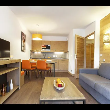 Apartment In Les Menuires With Spa & Ski Access * Saint-Martin-de-Belleville