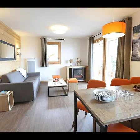 Apartment In Les Menuires With Spa & Ski Access Apartment