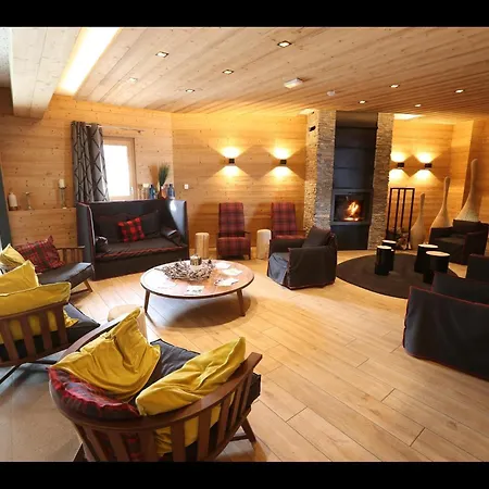 Apartment In Les Menuires With Spa & Ski Access Apartment