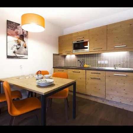 Apartment In Les Menuires With Spa & Ski Access Lejlighed Saint-Martin-de-Belleville