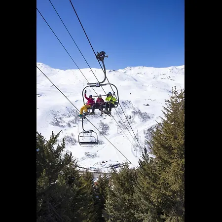 Apartment Apartment In Les Menuires With Spa & Ski Access Saint-Martin-de-Belleville