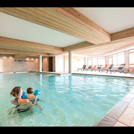 Apartment In Les Menuires With Spa & Ski Access Saint-Martin-de-Belleville