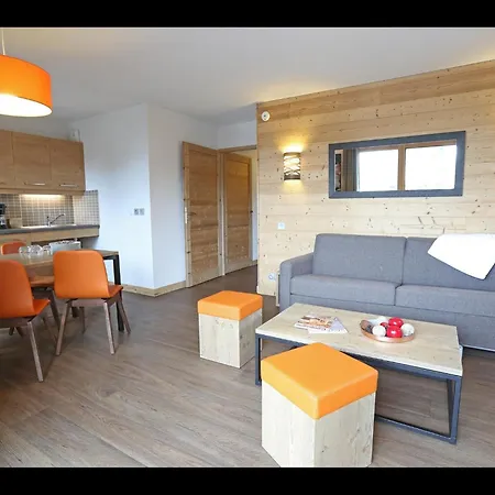 Apartment In Les Menuires With Spa & Ski Access *
